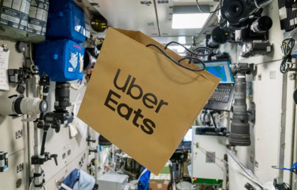 Uber Eats, 이번 주말에 최초로 우주로 음식 배달